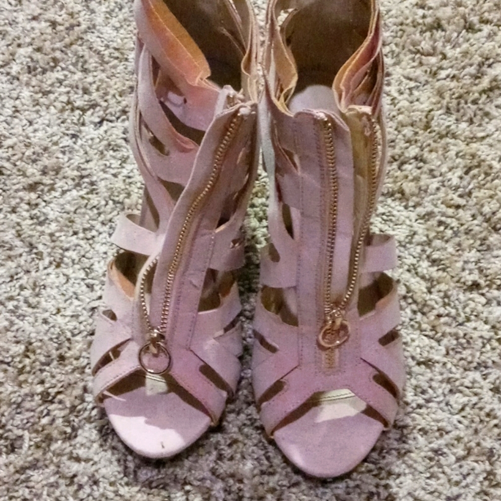 Ladies shoes